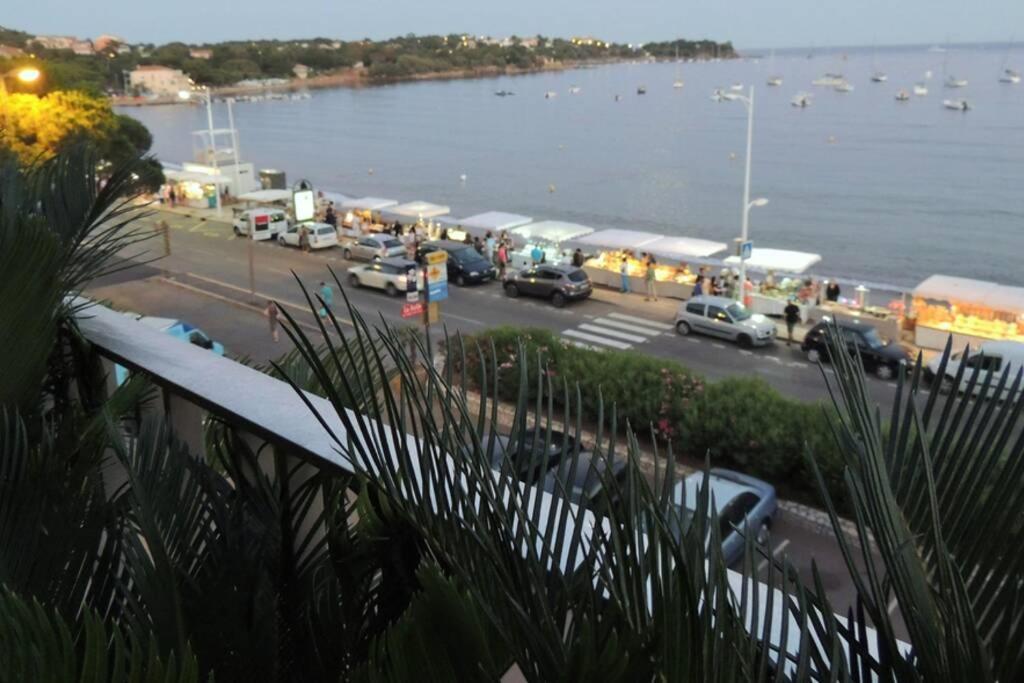 Emplacement Privilegie Pour Ce Bel Appartement Saint-Raphaël Kültér fotó